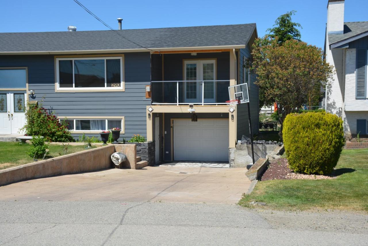 Aasra Home Kelowna Exteriör bild