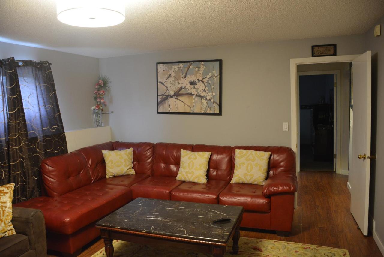 Aasra Home Kelowna Exteriör bild