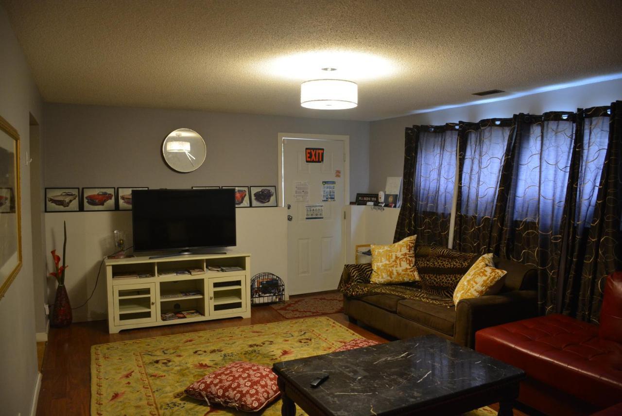 Aasra Home Kelowna Exteriör bild