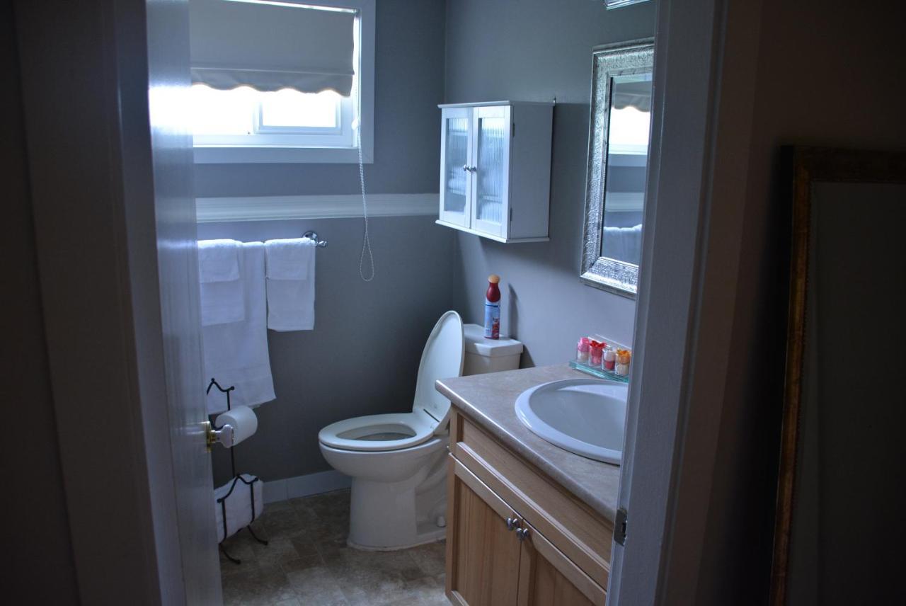 Aasra Home Kelowna Exteriör bild